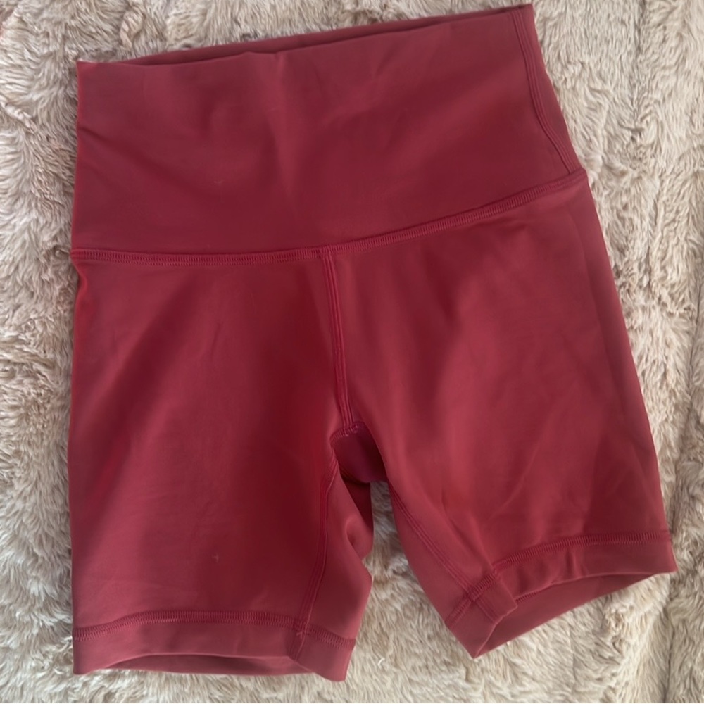Lululemon Wunder train high rise short 6”
